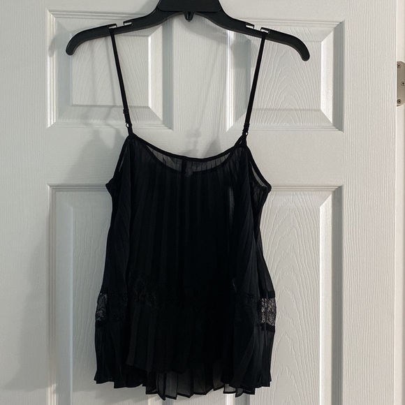 BCBGeneration Pleated Black Tank Medium - Picture 5 of 5